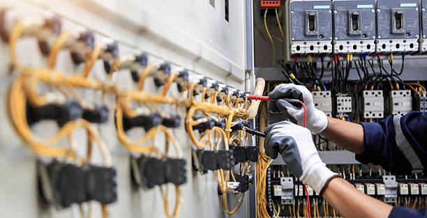 Professional Electrician technician working in Erie, KS